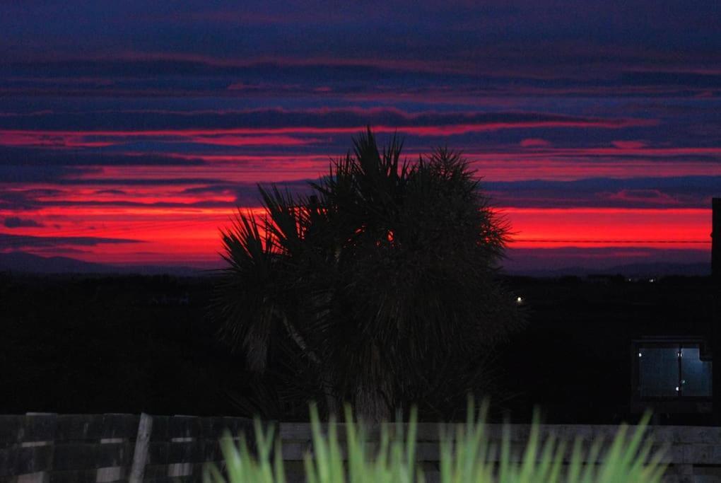 Beautiful One Bed With Stunning Sea View Apartment Waterford Bagian luar foto
