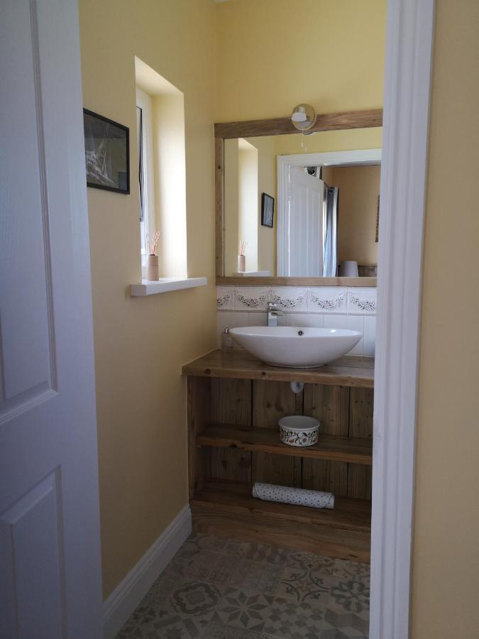 Beautiful One Bed With Stunning Sea View Apartment Waterford Bagian luar foto